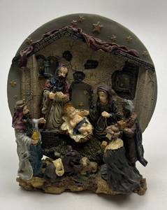lot 137 image: Nativity Scene Wall Hanging Display with Holy Family