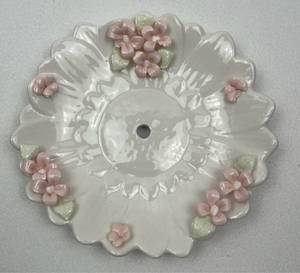 lot 146 image: Decorative Porcelain Cake Stand with Pink Floral Design