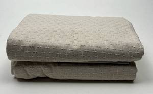 lot 161 image: MIULEE Textured Tablecloth with Cross Pattern