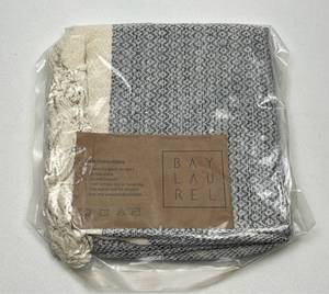 lot 164 image: Bay Laurel Turkish Hand Towel Set