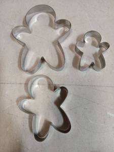 lot 26720 image: Gingerbread Man Cookie Cutters 3pk