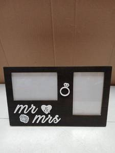 lot 25282 image: Mr and Mrs Wedding Frame Gift