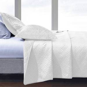 lot 11914 image: NTBAY Twin Silk Satin Quilt Set, Geometric Pattern Bedspread Luxury Quilted Coverlet Set for All Seasons(1 Quilt, 1 Pillow Sham), White