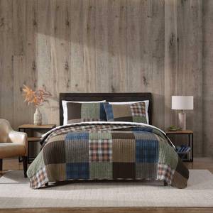 lot 1792 image: Eddie Bauer - Queen Quilt Set with Sham, Reversible Cotton Bedding, Lightweight All-Season, Pre-Washed, Classic Patchwork Green