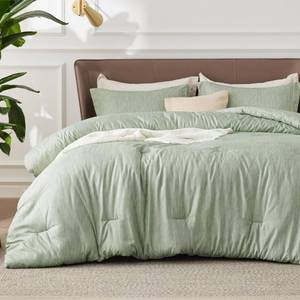 lot 3883 image: Bedsure Queen Comforter Set - Celadon Green Soft Bedding for All Seasons, Cationic Dyed Bed Set, 3 Pieces, 1 Queen Size Comforter (90inx90in) and 2 Pillow Shams (20inx26in2in)