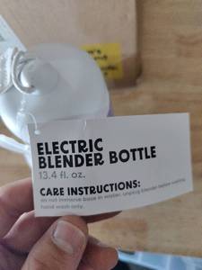 lot 1828 image: Electric Blender Bottle 13.4 fl oz Portable Personal Blender