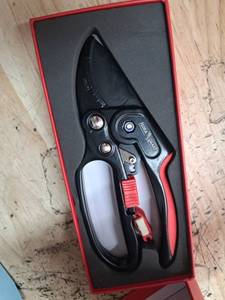 lot 4304 image: Flora Guard Bypass Pruning Shears