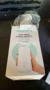lot 11085 image: Keinve All-in-One Portable Yogurt Maker and Chiller