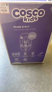 lot 11090 image: Cosco Kids Finale 2-in-1 Booster Car Seat (Model BC206-GHC)