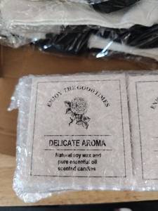 lot 1673 image: Delicate Aroma Natural Soy Wax Scented Candles with Romans 1212 Inspirational Tote Bag Bundle