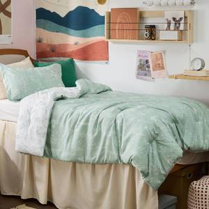 lot 13887 image: Bedsure TwinTwin XL Comforter Set - Sage Green Bed Set, 2 Pieces Cute Floral Bedding, 1 Soft Reversible Botanical Flowers Comforter and 1 Pillow Sham