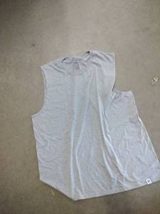 lot 2464 image: Russell Athletic Mens Oxford Muscle Basic Sleeveless Shirt XXL