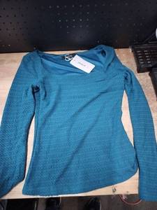 lot 14020 image: Zesica Womens Teal Long Sleeve Textured Top - Size S