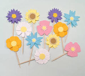 lot 14189 image: Felt Flower Bouquet Craft Kit with Wooden Base