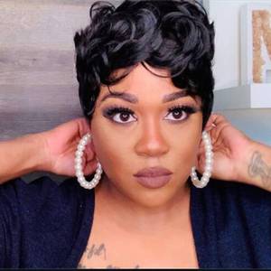 lot 12434 image: Tgezer Short Curly Wigs for Black Women Pixie Cut Synthetic Hair Replacement Wigs for Women for daily use Black Color