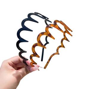 lot 2379 image: Xansema 2Pcs Fashion Non-Slip Headbands for Women Girls, Zig Zag Headbands with Teeth Comb Hair Hoop Hairband Hair Accessories for Daily Use, Yoga, Spa, Parties (Black Brown, One Size)