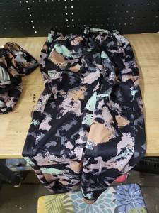 lot 20315 image: Marvmys Camo Print Track Suit Set Size S
