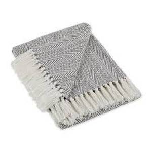 lot 4283 image: Gray Herringbone Throw Blanket