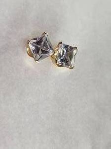 lot 82 image: 10KT Gold Princess Cut CZ Stud Earrings