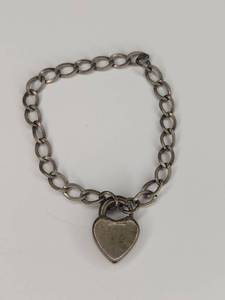 lot 84 image: Vintage Sterling Silver Heart Padlock Chain Baby Bracelet 4g