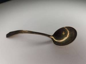 lot 87 image: Antique Alvin Sterling Silver Soup Spoon 18g