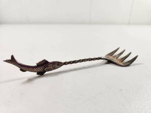 lot 96 image: Decorative Fish-Shaped Silver Fork with Twisted Handle