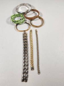 lot 228 image: Mixed Jewelry Collection - Bracelets and Bangles