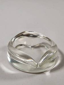 lot 295 image: Clear Glass Heart Shaped Trinket Tray