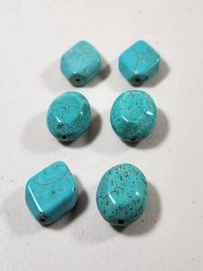 lot 301 image: Turquoise Stone Beads Set