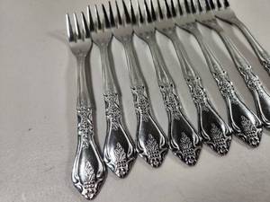lot 346 image: Stainless China Floral Pattern Fork Set - 8 Pieces