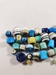 lot 356 image: Mixed Glass Beads Collection - Various Colors and Patterns