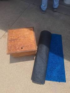 lot 100 image: Boat Box and Outdoor Carpeting