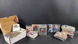 lot 102 image: Large Lot of Clean Crisp Football Cards