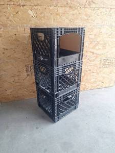 lot 132 image: 3 Stackable Plastic Milk Crates Set