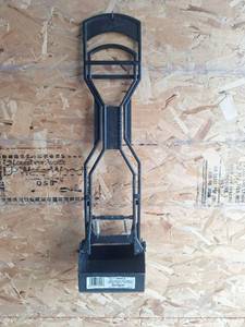 lot 141 image: NEW Four Paws Allens Spring-Action Pet Waste Scooper