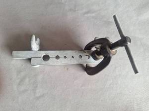 lot 146 image: Superior Tool Supply Pipe Flaring Tool