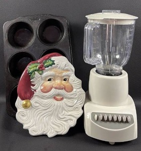 lot 76 image: Kitchen Bundle - Blender, Jumbo Muffin Pan and Fitz and Floyd Santa Cookie Plate
