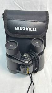 lot 8 image: Bushnell 4x30 Insta Focus Compact Binoculars with Case