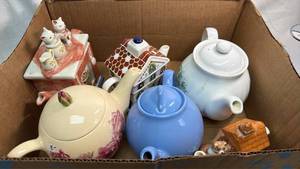 lot 133 image: Teapot Collection