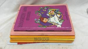 lot 260 image: Classic Childrens Book Collection Including Raggedy Ann Stories and Parents Guide