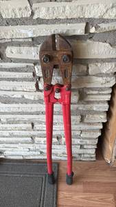 lot 263 image: Heavy Duty Bolt Cutters with Red Handles