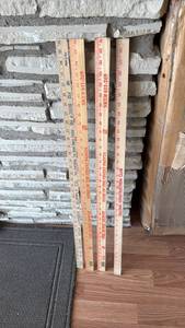 lot 264 image: 4 Wooden Yard Sticks