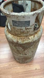 lot 277 image: Industrial LP Gas Fuel Container Assembly