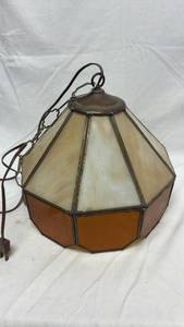 lot 43 image: Stained Glass Pendant Light Fixture with Chain