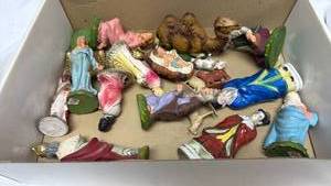 lot 66 image: Nativity Scene Figurine Set