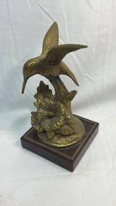 lot 92 image: Brass Hummingbird Figurine on Wooden Base