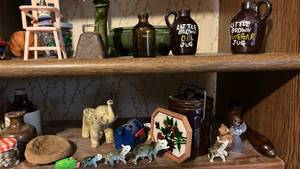 lot 50642 image: 2 shelves Mixed Collectibles and Home Decor Items Lot