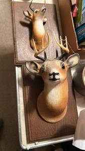 lot 50652 image: Deer Head Wall Mount Plaques