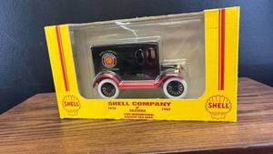 lot 50715 image: Shell Company 1920 International Delivery Van Die Cast Bank