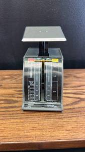 lot 50719 image: Pitney Bowes Model XP Postal Scale with Adjustable Platform